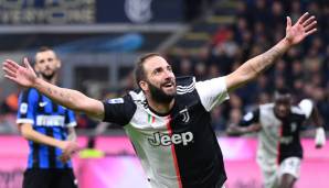 Rekordmeister Juventus Turin hat mit einem Sieg im 236. Derby d'Italia die Tabellenführung in der Serie A übernommen.
