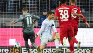 Nürnbergs Adam Zrelak macht das 3:1 gegen die Bayern.