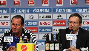 Huub Stevens zurück auf Schalke: Am 27. September 2011 verkündete S04-Manager Horst Heldt Stevens' Rückkehr. Er folgte auf Ralf Rangnick