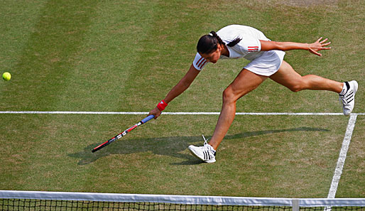 Dinara Safina und die vergeblichen Mühen. Diesen Ball erreicht sie nicht. Ein Spiegelbild der Partie gegen Titelverteidigerin Venus Williams, die in allen Belangen besser war