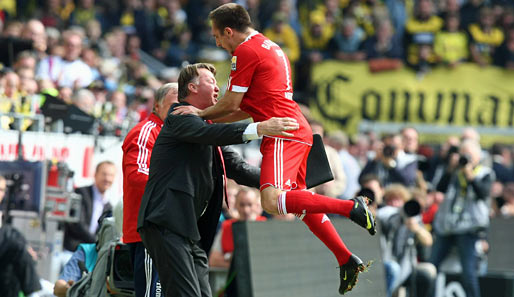 In Dortmund kommen die Bayern zu einem 5:1. Und Ribery zeigt öffentlich, dass es keine Probleme zwischen ihm und van Gaal gibt