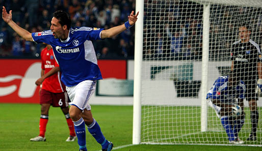 10. Spieltag: Hamburg sieht auf Schalke wie der sichere Sieger aus, führt 2:0 und 3:2. Bis Kuranyi in der 90. Minute ausgleicht