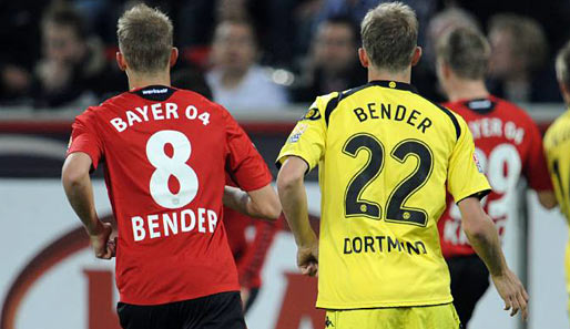 Die Bender-Zwillinge, Lars und Sven, treffen derweil in Leverkusen aufeinander und trennen sich - brüderlich - mit 1:1