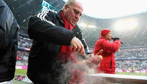 Uli Hoeneß - am 27.11. zum FCB-Präsidenten benannt - ist ein echter Glücksbringer, gewann man doch alle restlichen Spiele 2009