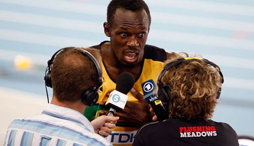 Große Augen, großer Star: Usain Bolt gab nach seinem ersten WM-Auftritt fleißig Interviews. Der Jamaikaner verstand aber offenbar nicht alle Fragen