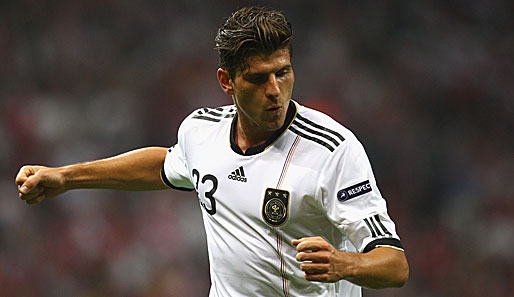 In der 35. Minute hatte das Warten dann ein Ende: Mario Gomez erzielte das 1:0 für Deutschland