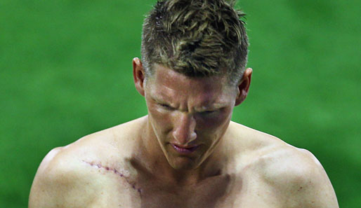 Bastian Schweinsteiger trug beim ersten Testspiel 2012 seine OP-Narbe spazieren