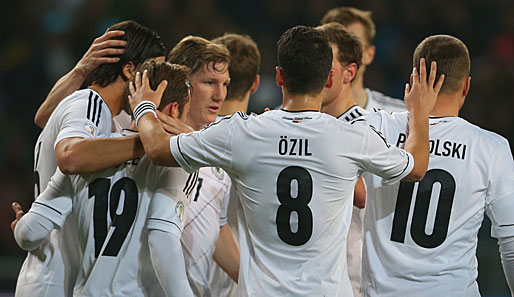 Kollektive Freude bei der Löw-Truppe! Das DFB-Team ist nach fünf Spieltagen immer noch ungeschlagen und hat 13 Punkte auf dem Konto