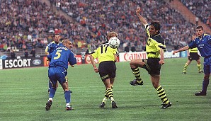 Ein Tag, den er nie vergessen wird: Karl-Heinz Riedle war damals in der Form seines Lebens. Hier trifft er zum 1:0 für Borussia Dortmund