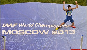 Am Ende versucht Bondarenko sogar den Weltrekordsprung über 2,46 m. Er scheitert aber auch im dritten Versuch. Für den WM-Titel reicht es natürlich trotzdem