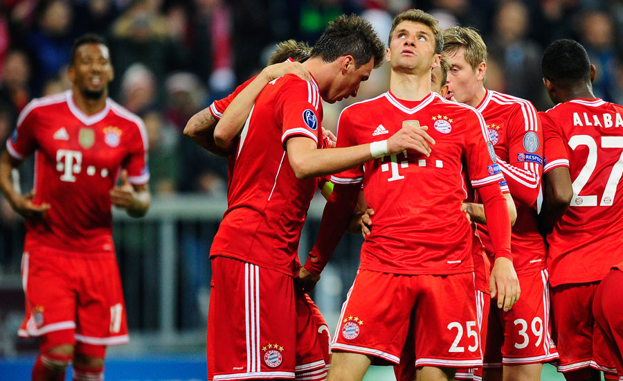 Die Münchener haben die richtige Antwort parat. Mario Mandzukic, Thomas Müller und Arjen Robben schießen den FCB ins Halbfinale