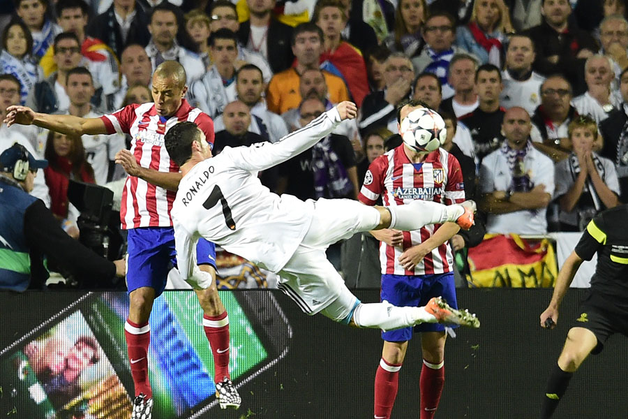Die Überraschung liegt in der Luft. Ronaldo scheitert auch mit Akrobatik-Einlage