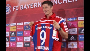 Lewandowski trägt, wie schon beim BVB, die Nummer neun auf dem Rücken