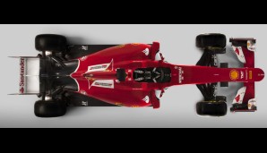 Von oben wird deutlich, dass Ferrari den Mercedes-Trick kopiert hat, die vordere Radaufhängung zur Luftleitung zu nutzen