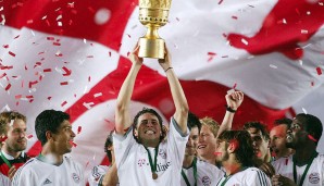 Mit dem DFB-Pokal komplettierte der Peruaner gleichzeitig dreimal das Double