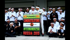 Zumindest McLaren-Honda machte mit und Button-san sagte artig: Glückwunsch!