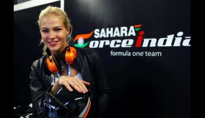 Prominenter und durchaus sehenswerter Besuch bei Force India: Darya Klishina, russische Weitspringerin