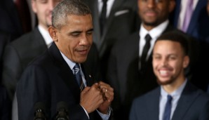 Curry kriegt sich nicht mehr ein, als Obama ihn einen "ganz ordentlichen Shooter" nennt