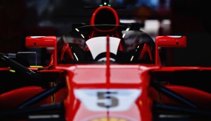 Der Kopfschutz soll kommen. Nur wie? Red Bull und Ferrari testen eifrig. Beim GP in Großbritannien absolvierte Sebastian Vettel erstmals ein Training mit dem neuen Cockpitschutz Shield
