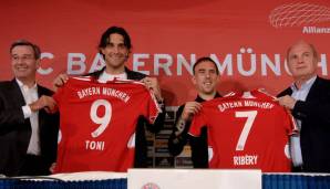 Nach der WM hielt es Toni noch ein Jahr in Italien, dann kehrte er nach Deutschland zurück: Stolz präsentierte der FC Bayern sein neues Traum-Duo im Paket.