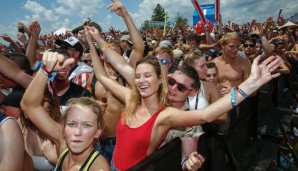 Die Indy500-Organisatoren geben selbst zu, dass sie nicht wissen, wie viele Kinder im Snake Pit schon gezeugt wurden. Ist halt sehr eng da