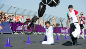 Das Bild, das ihn zur Legende machte: Alex Zanardi gewann bei den Londoner Paralympics 2012 in Brands Hatch zwei Goldmedaillen und holte mit Italiens Team Silber