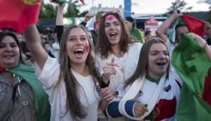 Da war die Welt noch in Ordnung: Die Iberer feiern das Führungstor ihrer Nationalmannschaft