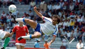Michel Platini: Für Platoche wurde die deutsche Nationalmannschaft zum Trauma. 1982 und 1986 scheiterte Platini mit der Equipe tricolore jeweils im WM-Halbfinale am Nachbarn. Der Spielmacher wurde aber 1984 vor heimischer Kulisse Europameister.