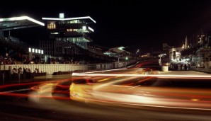 Bei Nacht sind die Bilder aus Le Mans ohnehin von nichts und niemandem zu überbieten