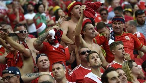 WALES - PORTUGAL 0:2: Halbfinaltime bei der EM! Die Waliser-Fans sind heiß auf den ganz großen Coup