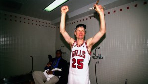 PLATZ 10: Durants heutiger Coach Steve Kerr spielte von '88-'93 nicht wirklich erfolgreich. Dann nahmen ihn die Bulls unter Vertrag, bei denen er sich als eiskalter Distanzschütze etablierte und an der Seite von MJ dreimal Meister wurde