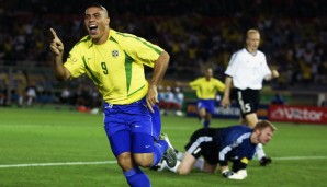Platz 2: Ronaldo (1994 - 2011). Unfassbare 62 Hütten produzierte die brasilianische Stürmerlegende Ronaldo (98 Einsätze). Besonders schmerzhaft: sein Doppelpack im WM-Finale 2002