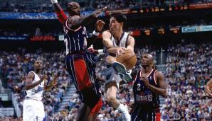 John Stockton ist einer der besten Point Guards aller Zeiten. Niemand hat in seiner Karriere mehr Assists verteilt als er mit 15.806 Stück - der Zweitplatzierte, Jason Kidd, hat 3.715 Vorlagen weniger auf dem Konto.