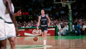 Wer einen Pass bekommen will, sollte bei Scott Skiles anrufen. Im Jahre 1990 verteilte er im Spiel gegen die Nuggets 30 Dimes!