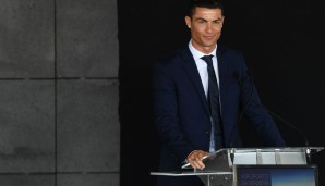Dann wurde es ernst: Einer Rede des Real-Madrid-Stars sollte die feierliche Enthüllung folgen ...