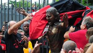 ...sondern auch Zico, der legendäre Spielmacher von Flamengo Rio de Janeiro, den sie am Zuckerhut auch als "weißen Pele" bezeichnen.