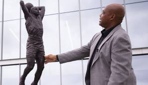 Mit 23.757 Punkten steht Barkley noch heute auf Rang 26 der ewigen NBA-Scorerliste. Das legendäre Dream Team der USA führte er an der Seite von Michael Jordan, Larry Bird oder Magic Johnson sowohl 1992 als auch 1996 als Topscorer zum Olympiasieg.