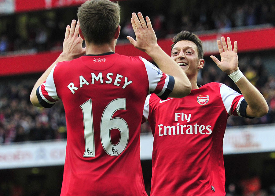 Schon jetzt ein Traumpaar: Aaron Ramsey und 50-Millionen-Mann Mesut Özil