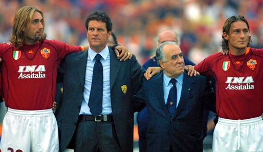 Dreimal gewann die Roma den Scudetto - zuletzt in der Saison 2000/2001. Die Bauherren damals: Gabriel Batistuta, Fabio Capello, Franco Sensi und Francesco Totti (v.l.)