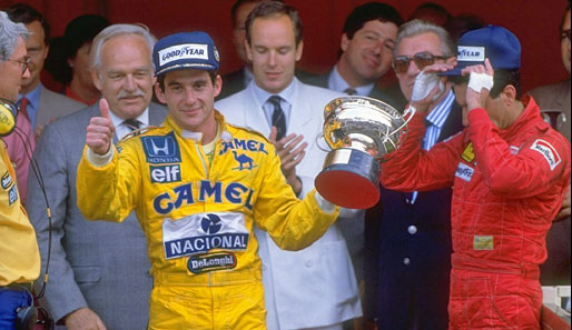 Senna als Sieger zu Gast bei Fürst Rainier von Monaco und Prinz Albert. Insgesamt gewann Senna sechs Mal im Fürstentum, 1987 war die Premiere.