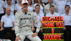 OKTOBER: Rekordweltmeister Michael Schumacher gibt sein endgültiges Karriereende bekannt