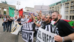 Aber auch die italenischen Fans präsentieren ihre Farben