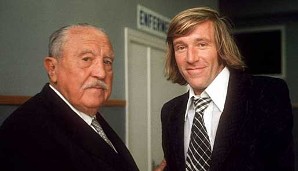 Günter Netzer machte den Anfang. Er wechselte 1973 von Borussia Mönchengladbach nach Madrid und wurde vom legendären Präsidenten Santiago Bernabeu begrüßt