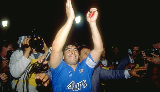Nach nur zwei Jahren im Camp Nou wechselte Maradona zum SSC Neapel, wo er seine erfolgreichste Zeit als Spieler erlebte