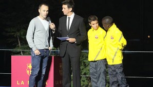 Auch Superstar Andres Iniesta (l.) durchlief die Talentschule im La Masia