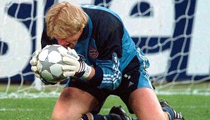 Doch was bei anderen zu einem Trauma führen würde, verarbeiteten die Bayern auf ihre Weise. Olli Kahn hält im CL-Finale 2001 den entscheidenden Elfmeter gegen Valencia