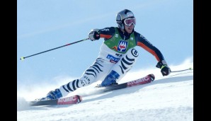 Im Januar 2003 gab Felix Neureuther sein Weltcup-Debüt. Ihm wurde der Bayerische Sportpreis als "herausragender Nachwuchssportler" verliehen. Bei der WM in St. Moritz belegte er Platz 15 im Slalom