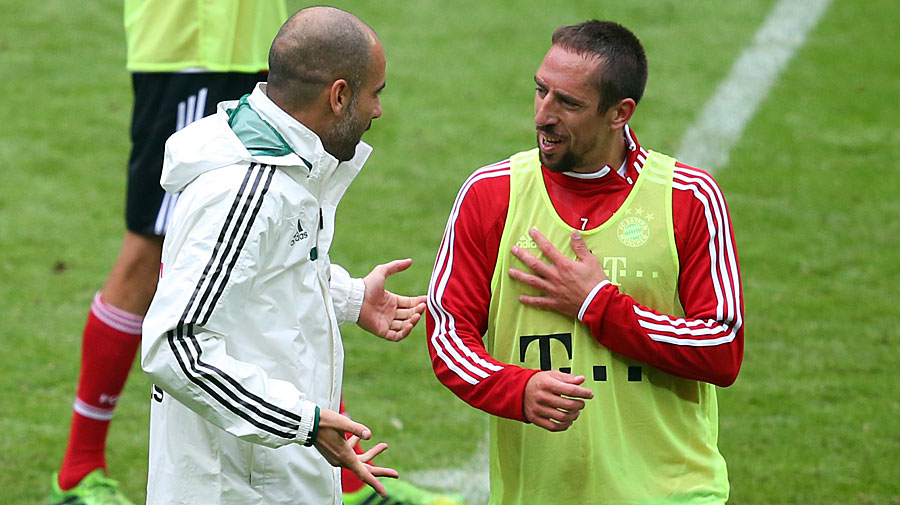 Auch nach dem Trainerwechsel von Jupp Heynckes zu Pep Guardiola blieb Franck Ribery essentieller Bestandteil des Teams und gilt als Mitfavorit bei der kommenden Weltfussballer-Wahl