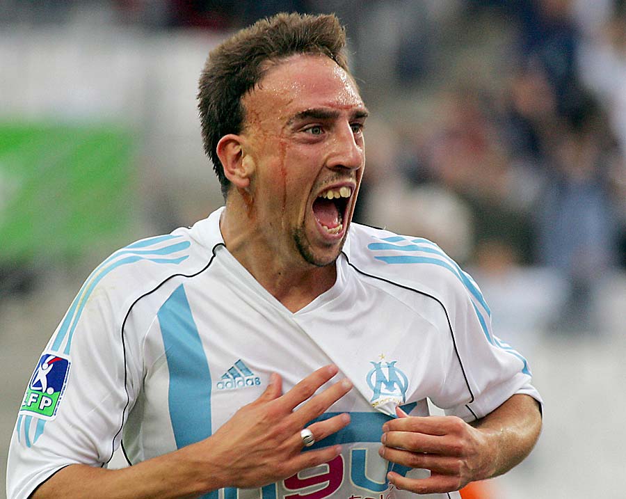Nach einem Streit um ausstehende Gehaltszahlungen beim türkischen Rekordmeister zog es Ribery zurück nach Frankreich - diesmal zu Olympique Marseille