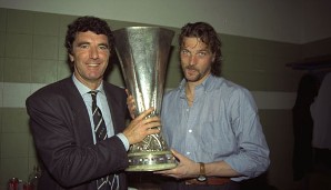 Italiens Ex-Nationaltorhüter Dino Zoff (l.) war zwischen 1988 und 1990 für die Alte Dame als Trainer tätig. 1990 holte er den UEFA-Cup in das Piemont